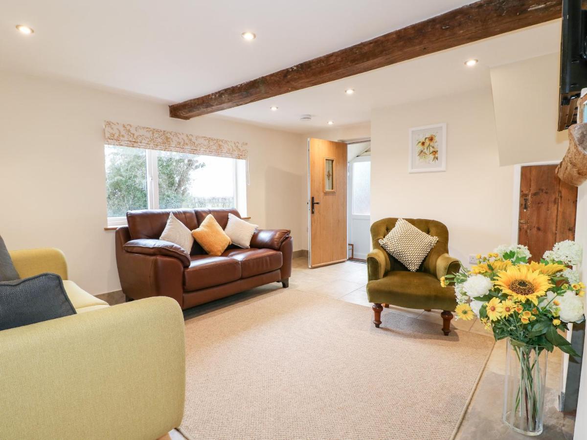 Tolldish Cottage Stafford Exterior photo