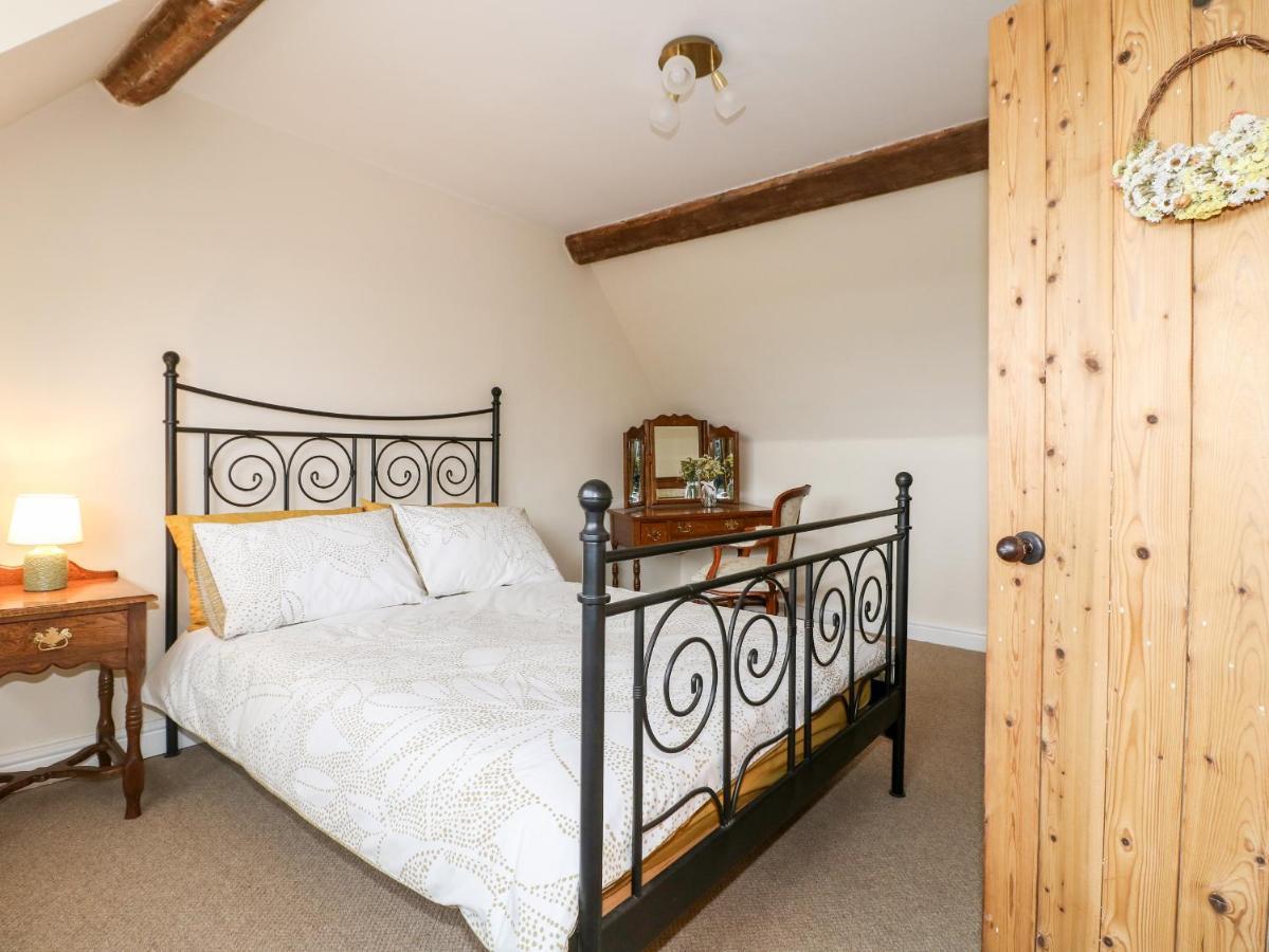 Tolldish Cottage Stafford Exterior photo